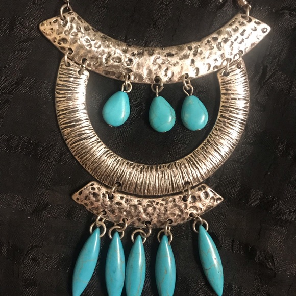 Beautiful statement necklace - Picture 3 of 4